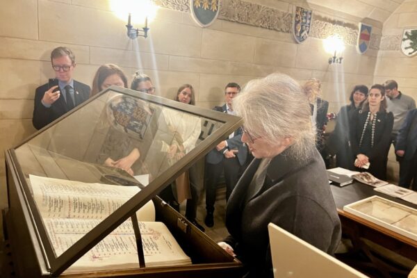 Temple Tour: Mark the Minutes' Silence @ 11.00 on 11/11, in Wales' Crypt of Remembrance.